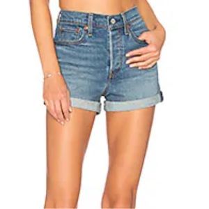 Levi’s High Rise Wedgie Short in Beat Remix - Size 27